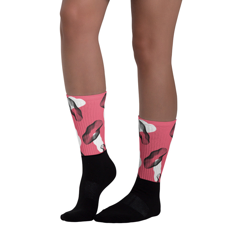 Reddish Camo Black Foot Socks